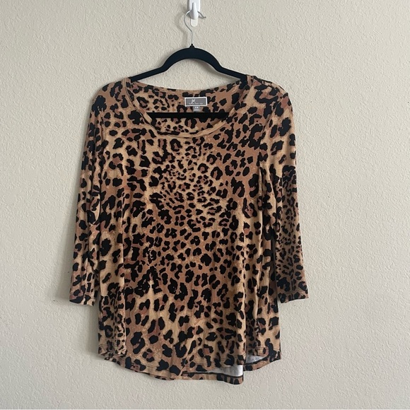 JM collection Leopard Print Women's Top petite M soft stretch casual 3/4 sleeve - Picture 3 of 6